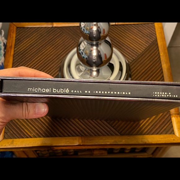 Michael Buble Collector’s Edition Coffee Table Book + CD Set - Picture 5 of 8